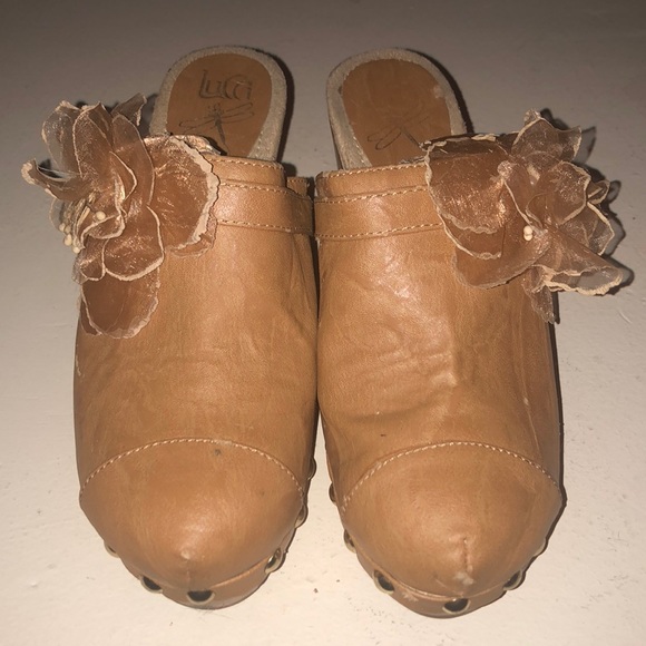 Shoes - Picture 1 of 3